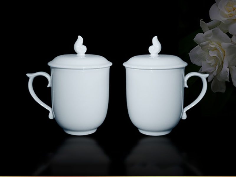 Quà tặng Ca trà sứ Minh Long 0.3 L Mẫu Đơn Trắng cho khách hàng giá rẻ QTKHQBV15"